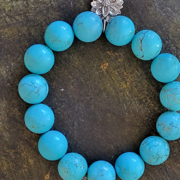 Blue Howlite 14mm Bead Stretch Bracelet With Silver Flower Dangle Charm - Picture 7 of 7